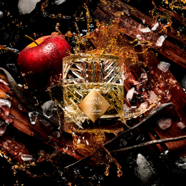 apple-brandy-on-the-rocks