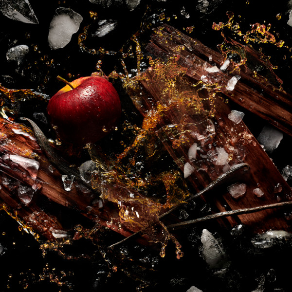 apple-brandy-on-the-rocks