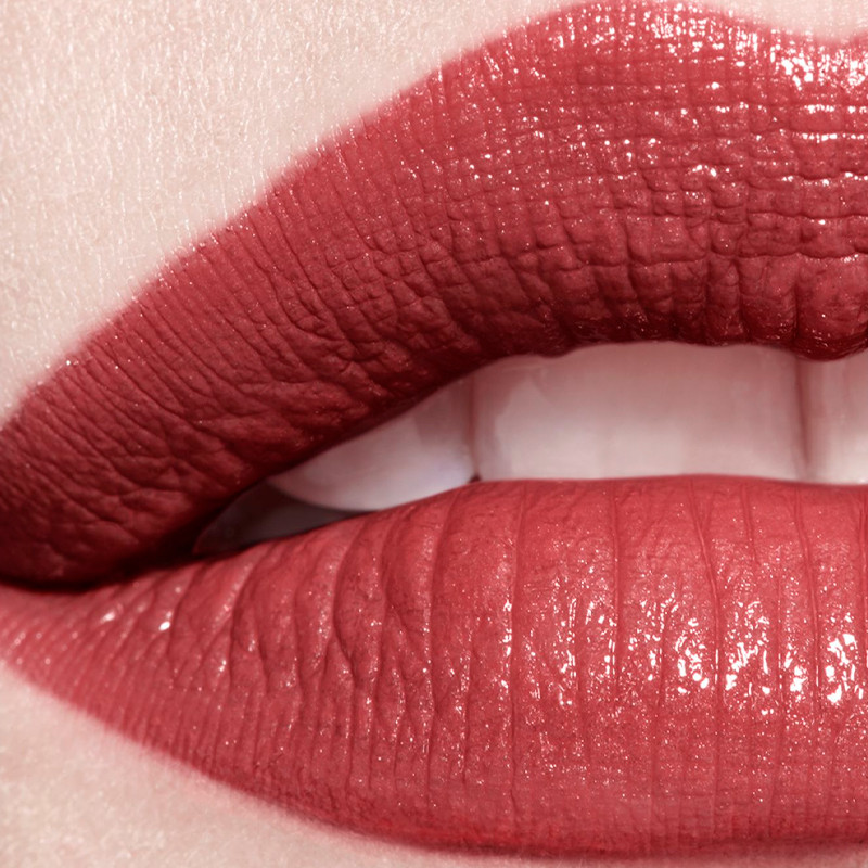 rouge-coco-langdurige-satijnen-lippenstift-hydraterende-en-gladmakende-behandeling