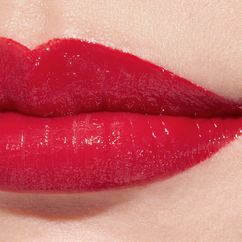 rouge-coco-long-lasting-satin-lipstick-moisturizing-and-smoothing-treatment
