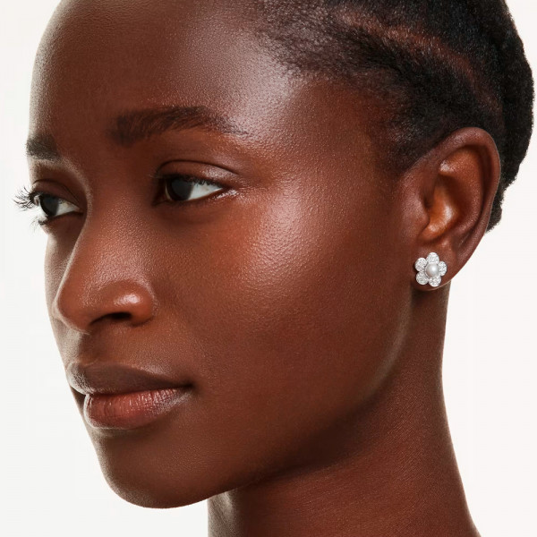 ariana-grande-x-swarovski-stud-earrings