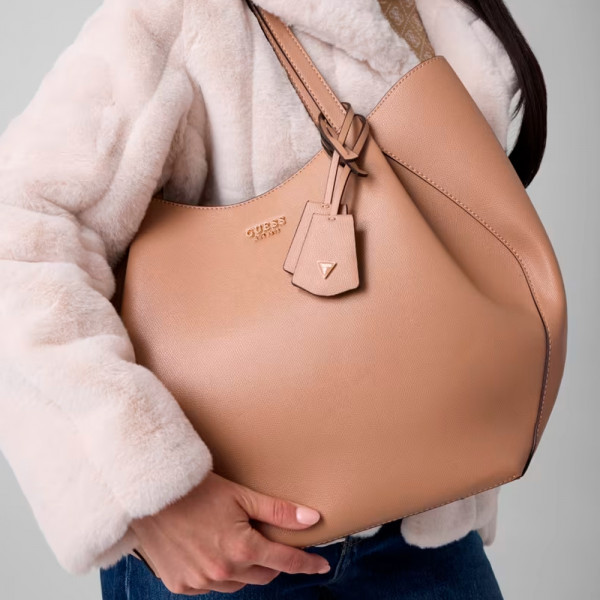 amorette-shopper-bag-with-interior-pochette