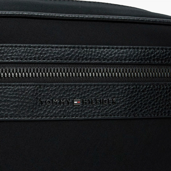 beauty-case-con-texture-miste-e-logo