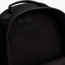 mochila-com-etiqueta-de-logotipo