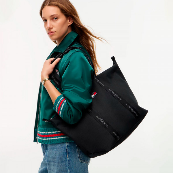 essential-tote-bag-with-inscription