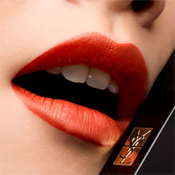 rouge-pur-couture-the-slim-velvet-radical