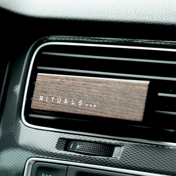 the-ritual-of-sakura-life-is-a-journey-sakura-car-perfume
