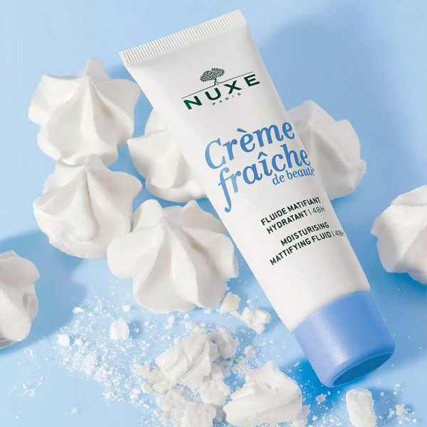 creme-fraiche-de-beaute-fluido-matificante-hidratante-48h
