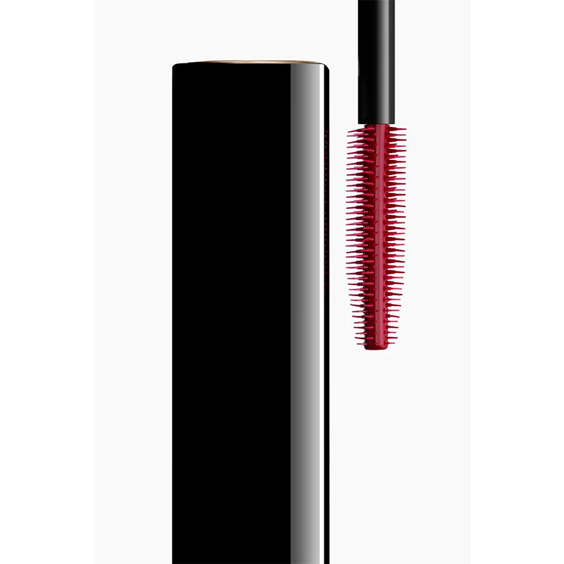 All-in-one mascara: volume, length, curl and definition