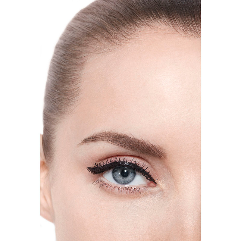 lapiz-delineador-intensidad-y-precision-resistente-al-agua
