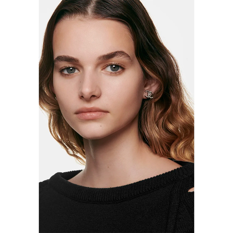 frisse-make-up-foundation-met-pigmentmicrobellen