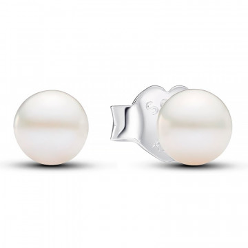 7mm-freshwater-cultured-pearl-stud-earrings