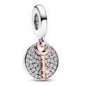 Charm Colgante Doble Llave a la Felicidad en Dos Tonos 783236C01