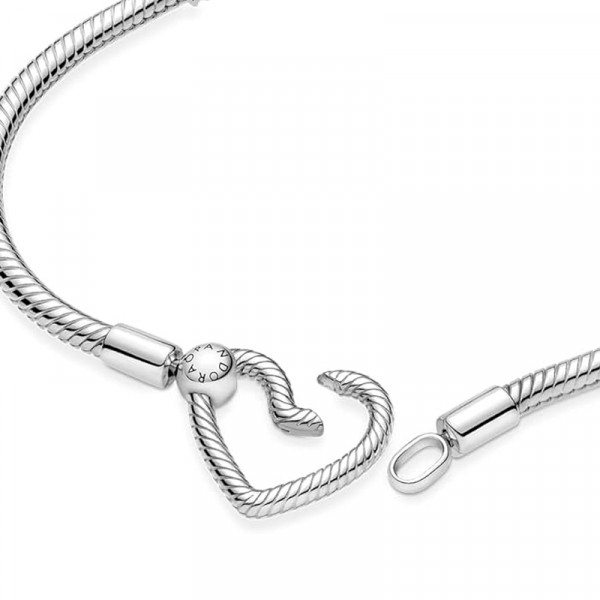 pandora-moments-snake-chain-bracelet-with-heart-buckle-599539c00