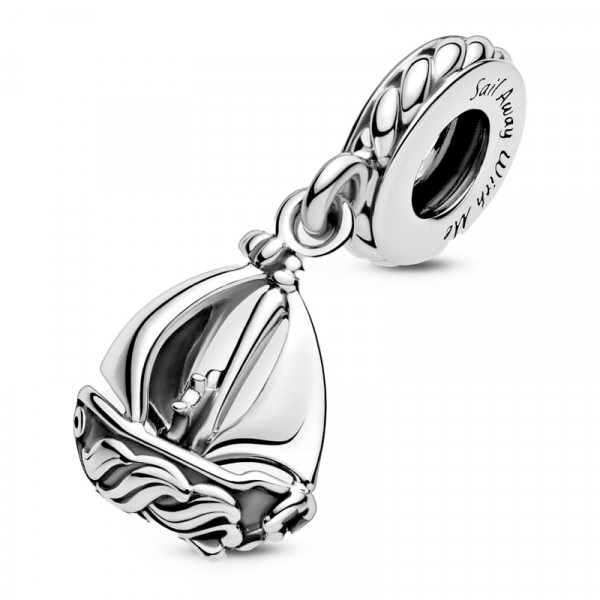 breloque-pendentif-bateau-a-voile-799439c00