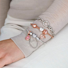 bracelet-with-pave-heart-clasp