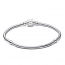 pulsera-pandora-moments-cadena-de-serpiente-cierre-de-logo-marvel-592561c01
