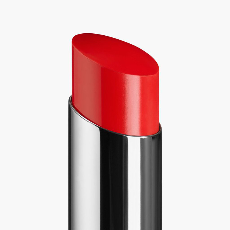 The Long-Lasting Moisturizing and Plumping Lipstick. Intense Color and Shine.