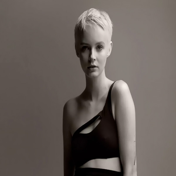 dark-oil-evanescent-styling-oil-molding