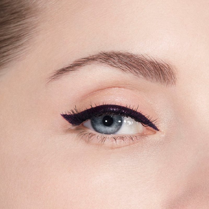 hochpraziser-langlebiger-und-wasserdichter-flussiger-eyeliner-le-liner