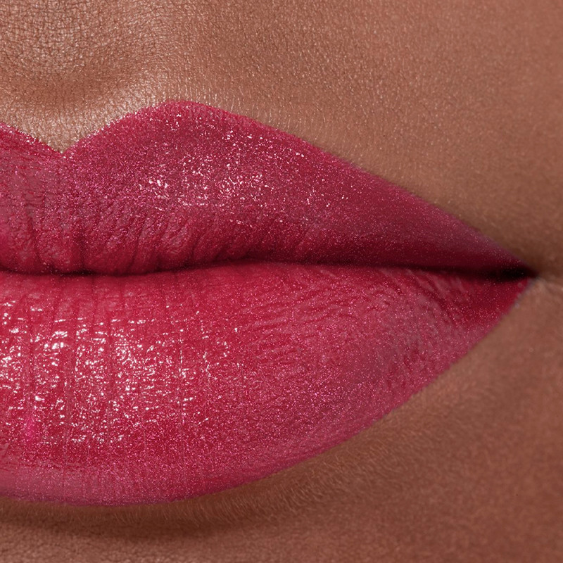 de-hoge-intensiteit-lippenstift-geconcentreerd-licht-en-behandeling-oplaadbaar-rouge-allure-lextrait