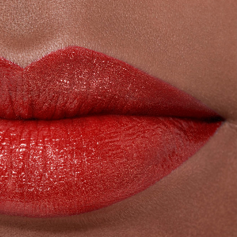 der-hochintensive-lippenstift-konzentriertes-licht-und-behandlung-wiederaufladbar-rouge-allure-lextrait