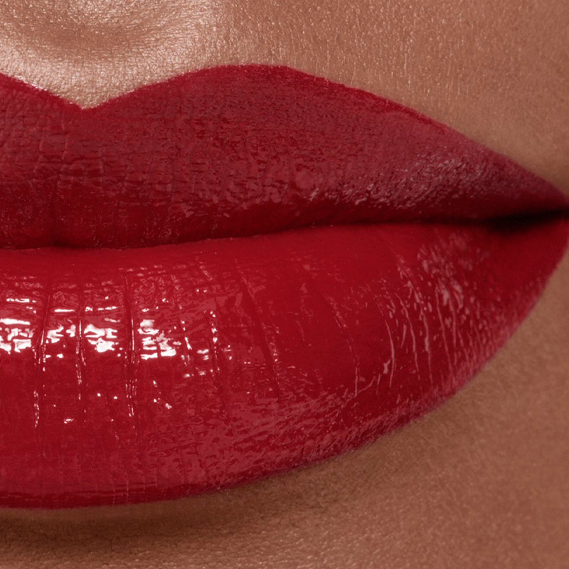 la-barra-de-labios-liquida-brillante-y-de-larga-duracion-rouge-allure-laque