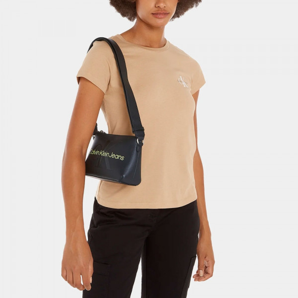 sculpted-camera-crossbody-bag