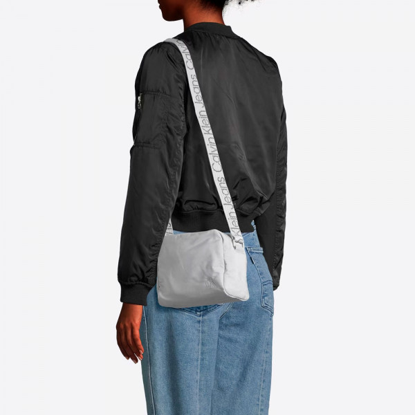 ultralight-double-zipper-crossbody-bag