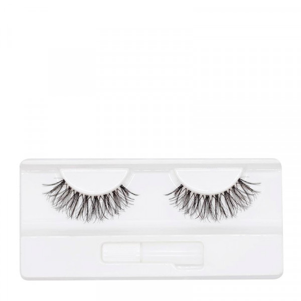 false-eyelashes