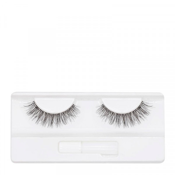 false-eyelashes