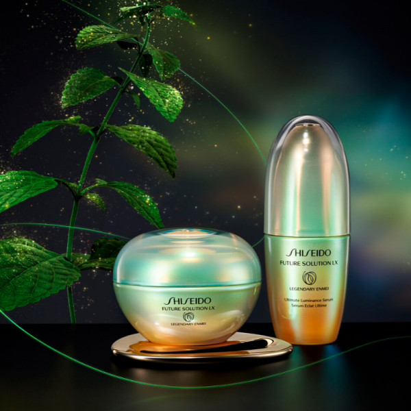 future-solution-lx-legendary-enmei-ultimate-renewing-global-anti-aging-cream