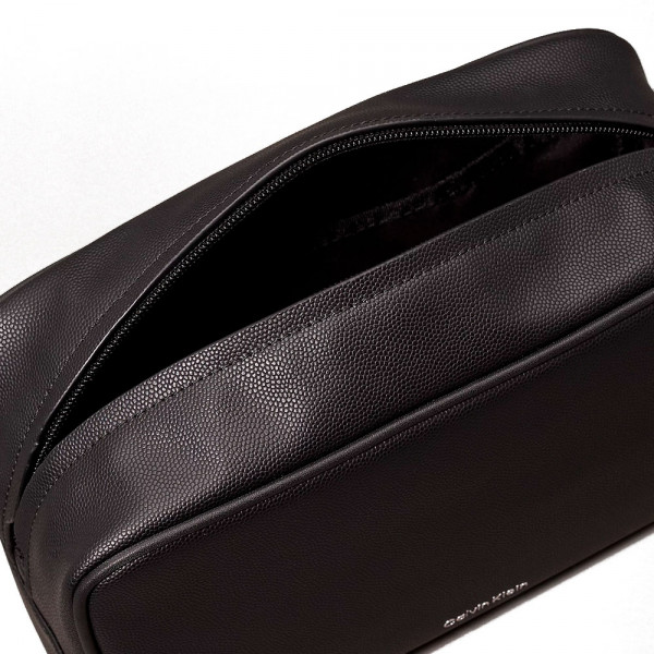 must-have-toiletry-bag