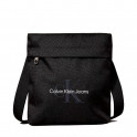 BOLSA CROSSBODY PLANA COM LOGOTIPO