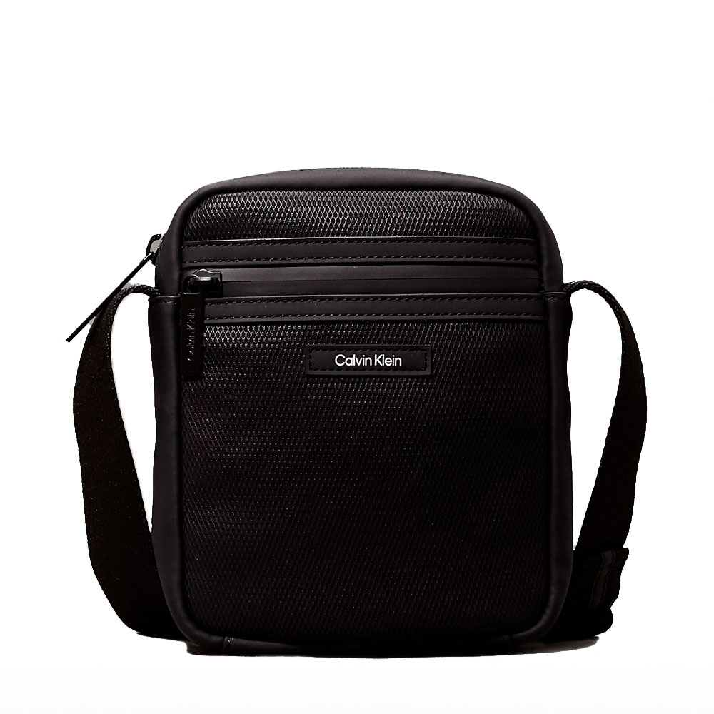 Calvin Klein Jeans Mens Messenger Bags, Toiletry Bags And Suitcases For Men Essential Reporter Shoulder Bag 34Cm