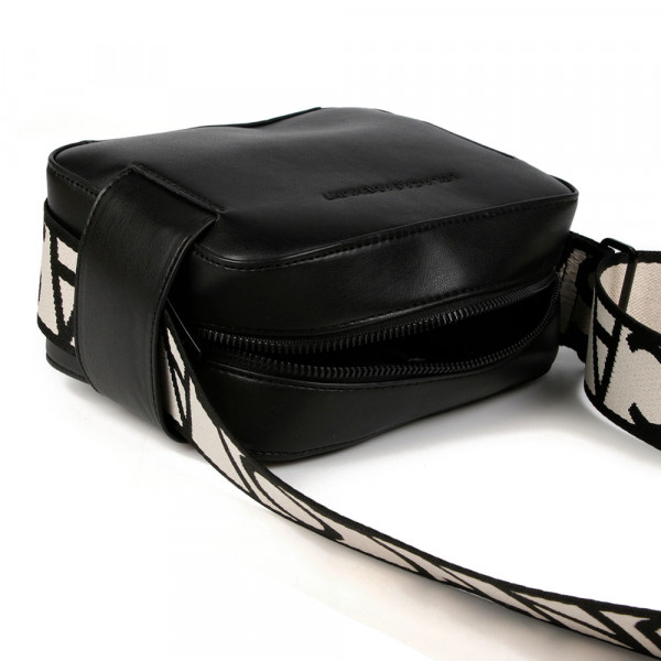 shoulder-bag-with-logo-handles