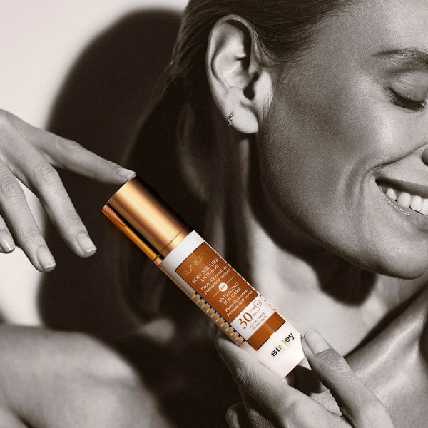 sunleya-soin-solaire-anti-age-spf30-visiera-protettiva