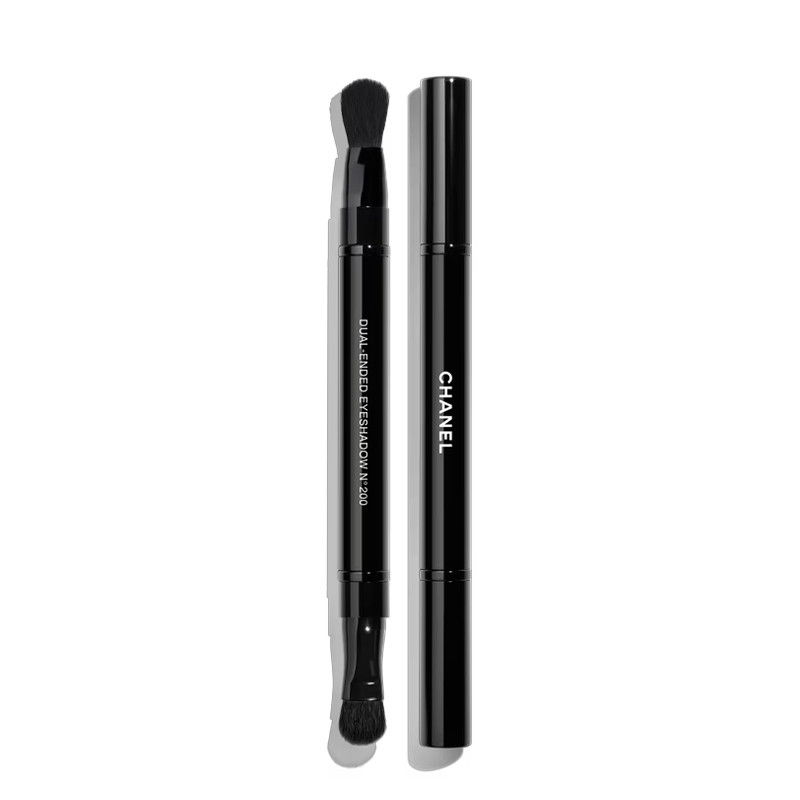 double-ended-brush-applies-and-blends