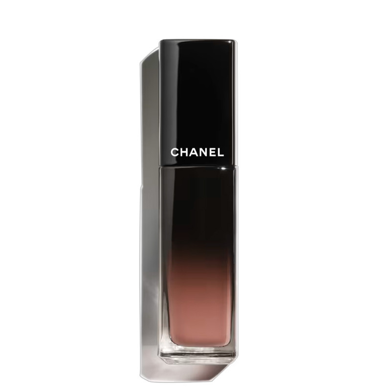 il-rossetto-liquido-brillante-e-a-lunga-durata