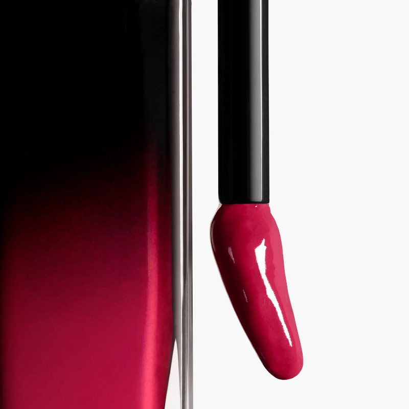 le-rouge-a-levres-liquide-longue-tenue-et-brillant