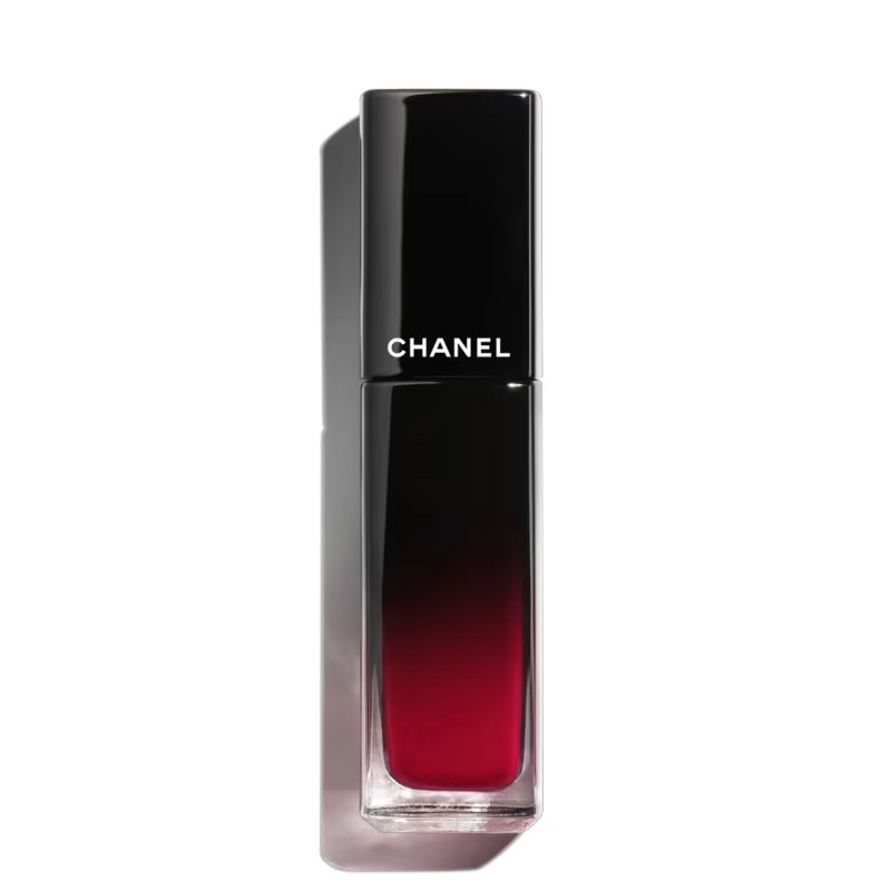 il-rossetto-liquido-brillante-e-a-lunga-durata