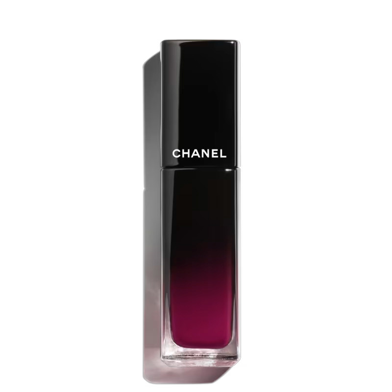 il-rossetto-liquido-brillante-e-a-lunga-durata