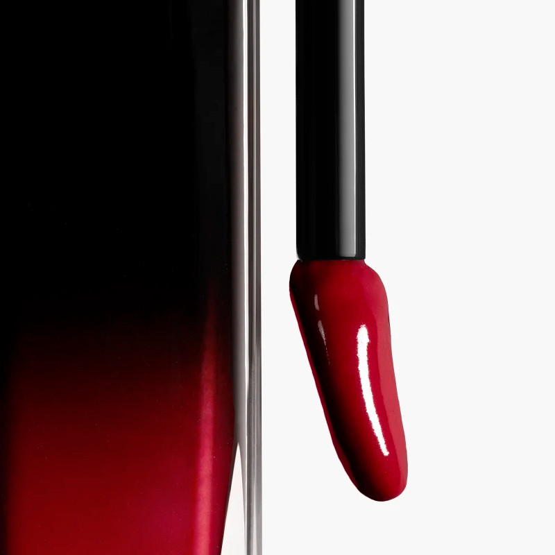 le-rouge-a-levres-liquide-longue-tenue-et-brillant