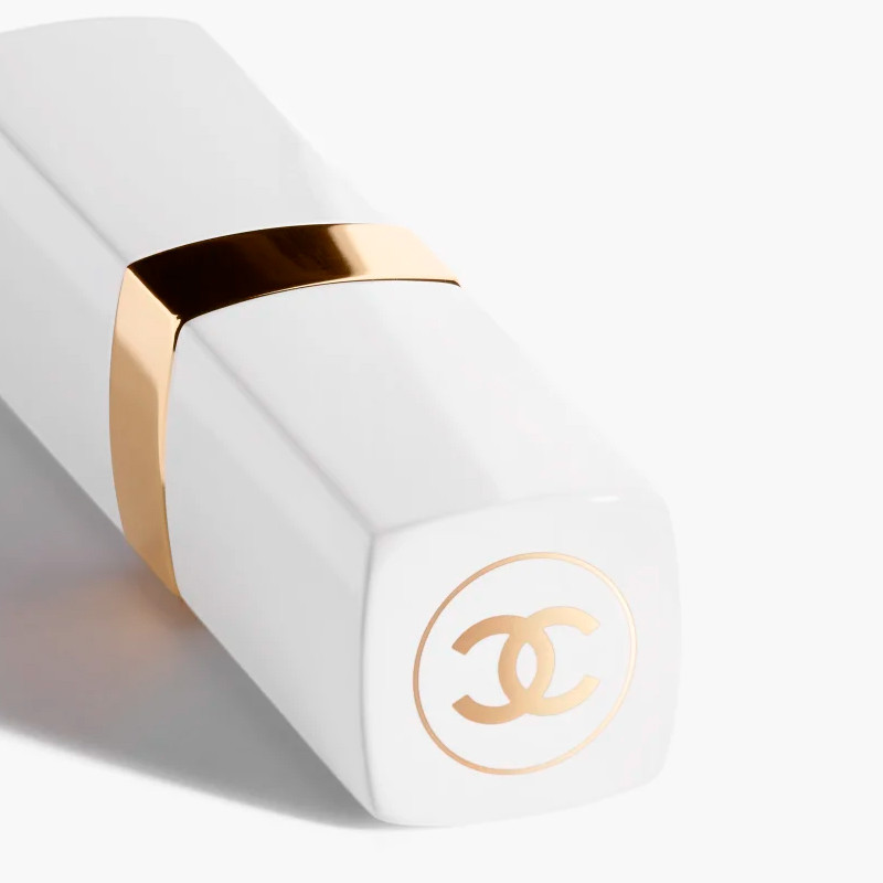 the-hydrating-and-beautifying-tinted-balm-with-a-tailored-intensity