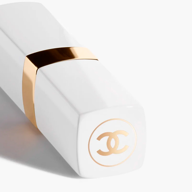 the-hydrating-and-beautifying-tinted-balm-with-a-tailored-intensity