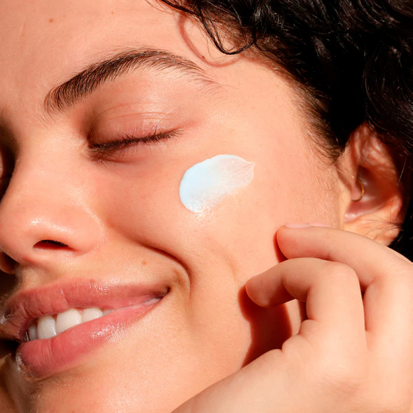 refreshing-water-plumping-gel-serum-spf30-serum-hidratante-leve-fps30