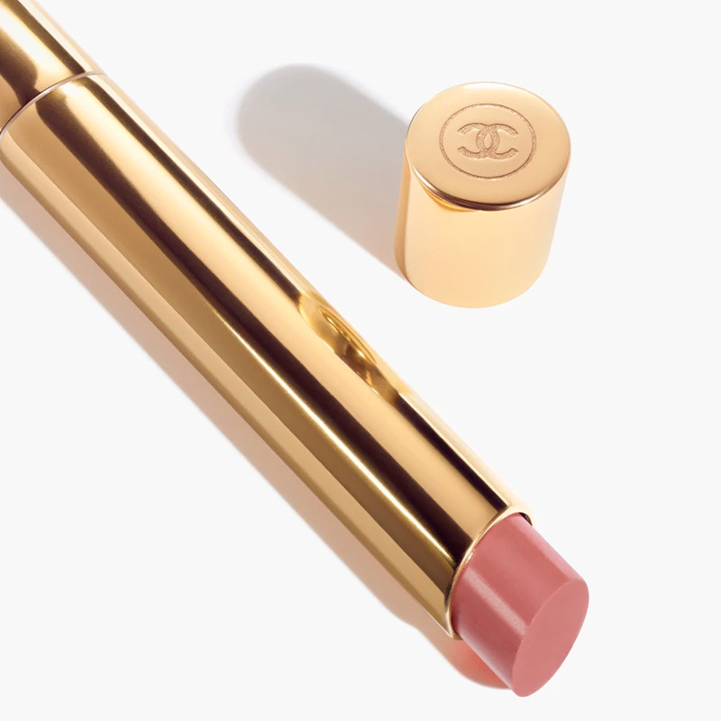 der-hochintensive-lippenstift-licht-und-pflegekonzentrat-recharge