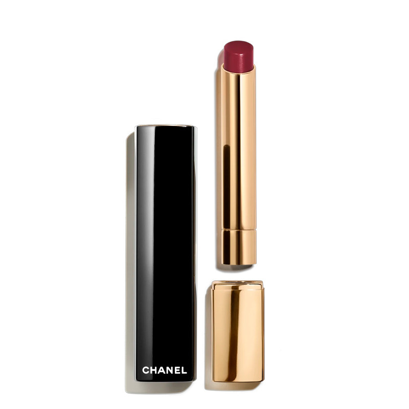 il-rossetto-ad-alta-intensita-concentrato-di-luce-e-trattamento-ricaricabile