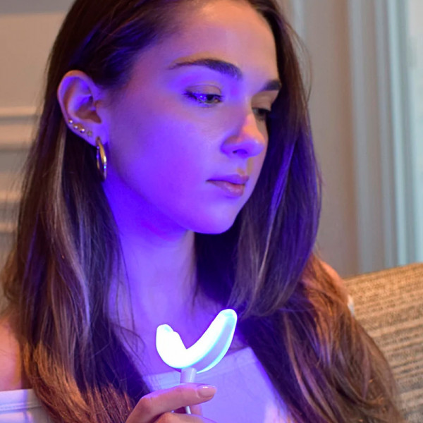 unicled-white-smile-teeth-whitening-device