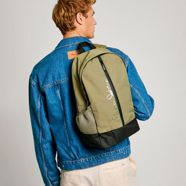laptop-rucksack-mit-mehreren-taschen